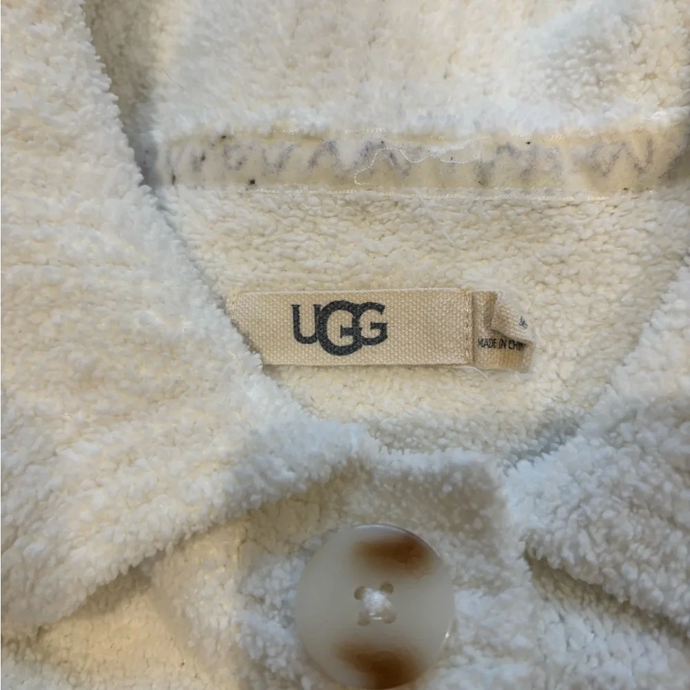 UGG Cream Soft Sweatsuit This two piece set is gorgeous. - Picture 2 of 9